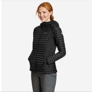 XL Eddie Bauer womens 2.0 microtherm down hooded jacket